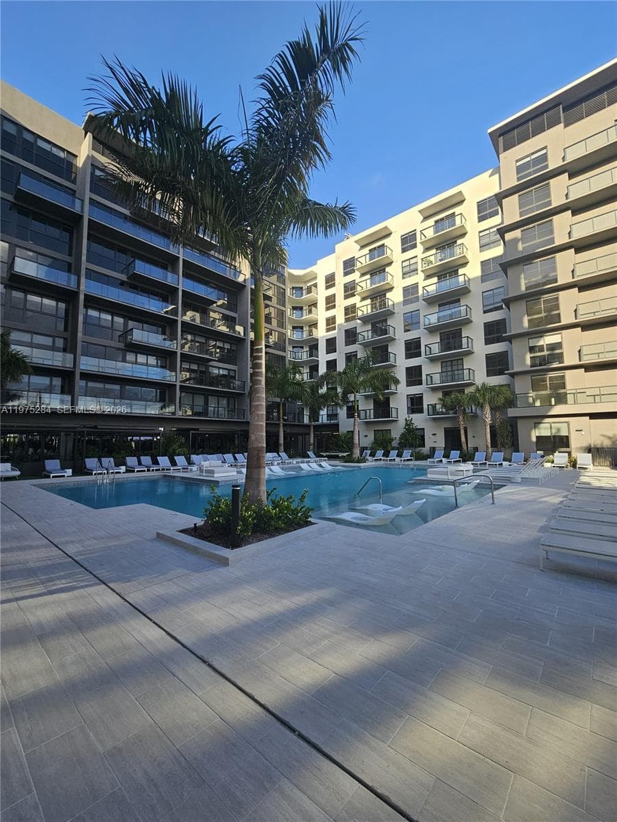 1650 NE 124th St # 621, North Miami FL 33181 — 69