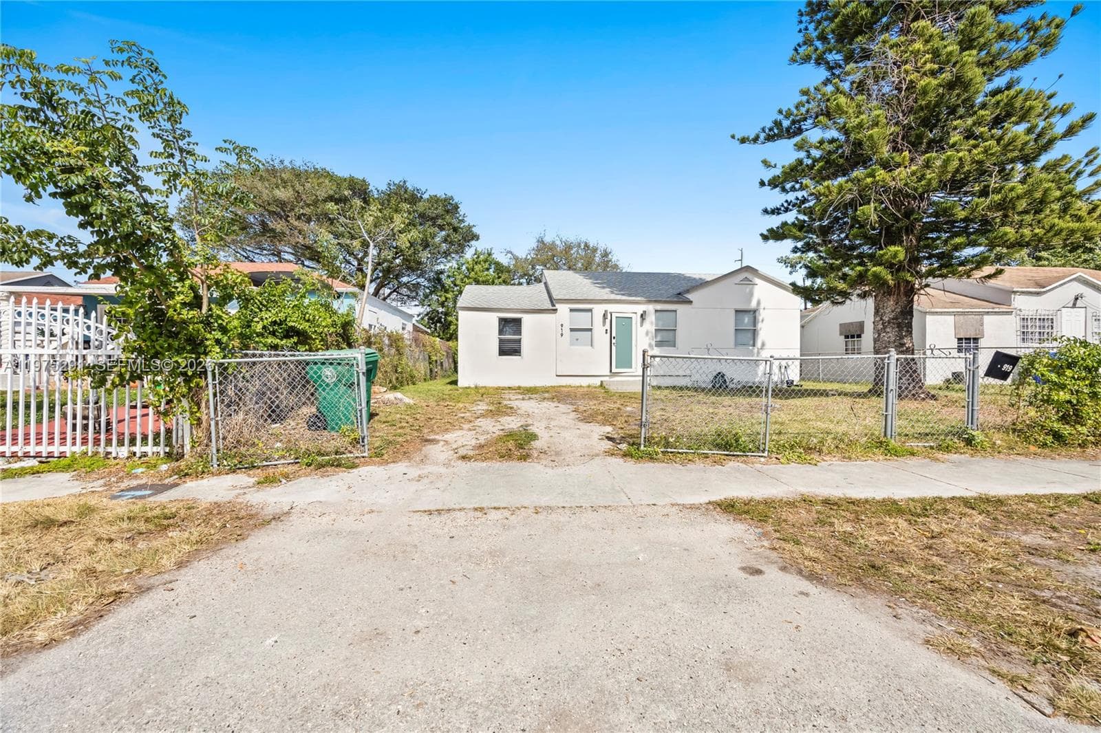 919 NW 66th St, Miami FL 33150 — 2