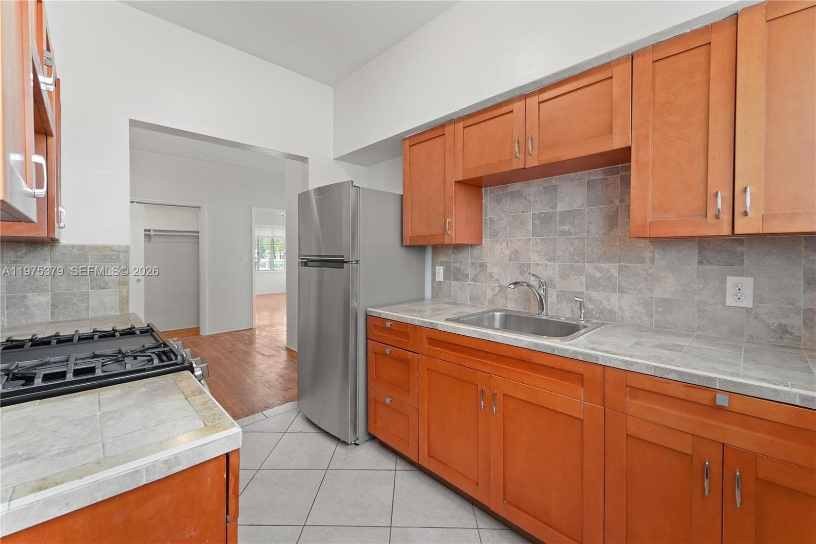 531 16th St, Miami Beach FL 33139 — 11