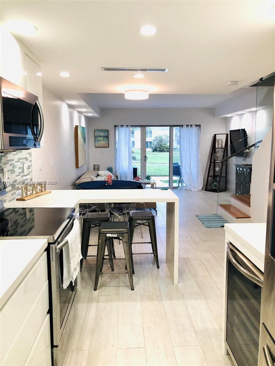 881 Ocean Dr, Key Biscayne FL 33149 — 23