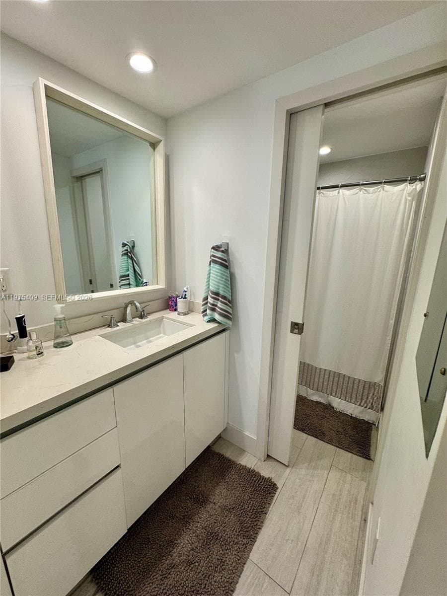 881 Ocean Dr, Key Biscayne FL 33149 — 47