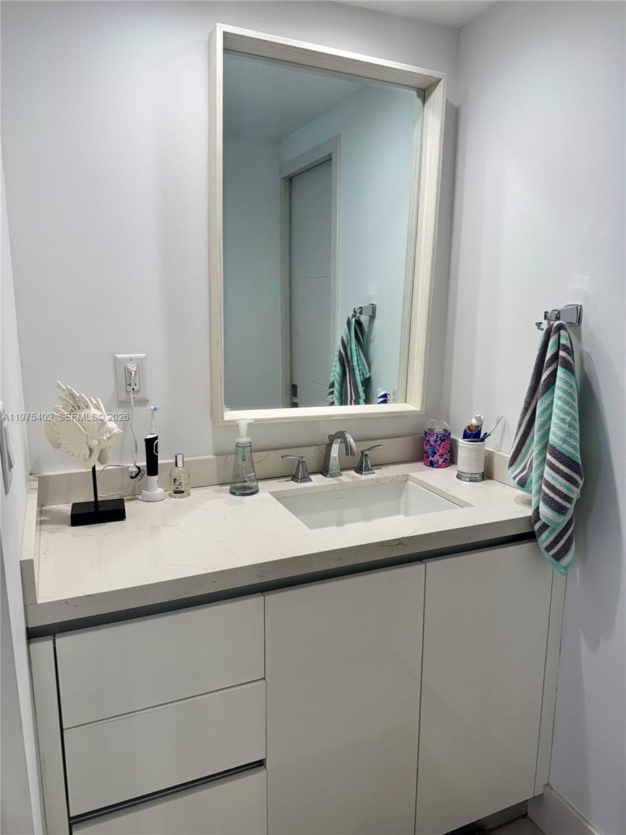 881 Ocean Dr, Key Biscayne FL 33149 — 43