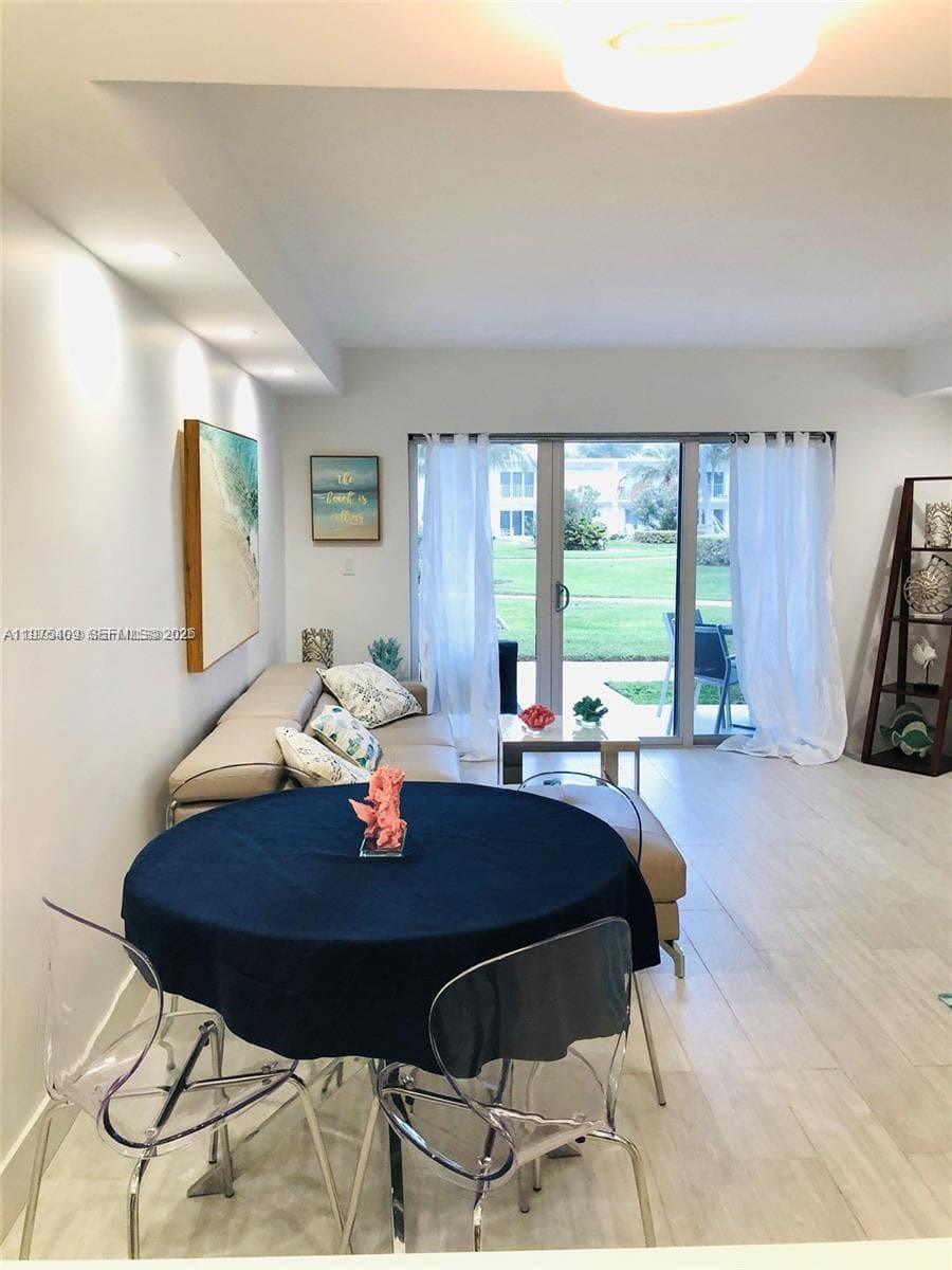 881 Ocean Dr, Key Biscayne FL 33149 — 30