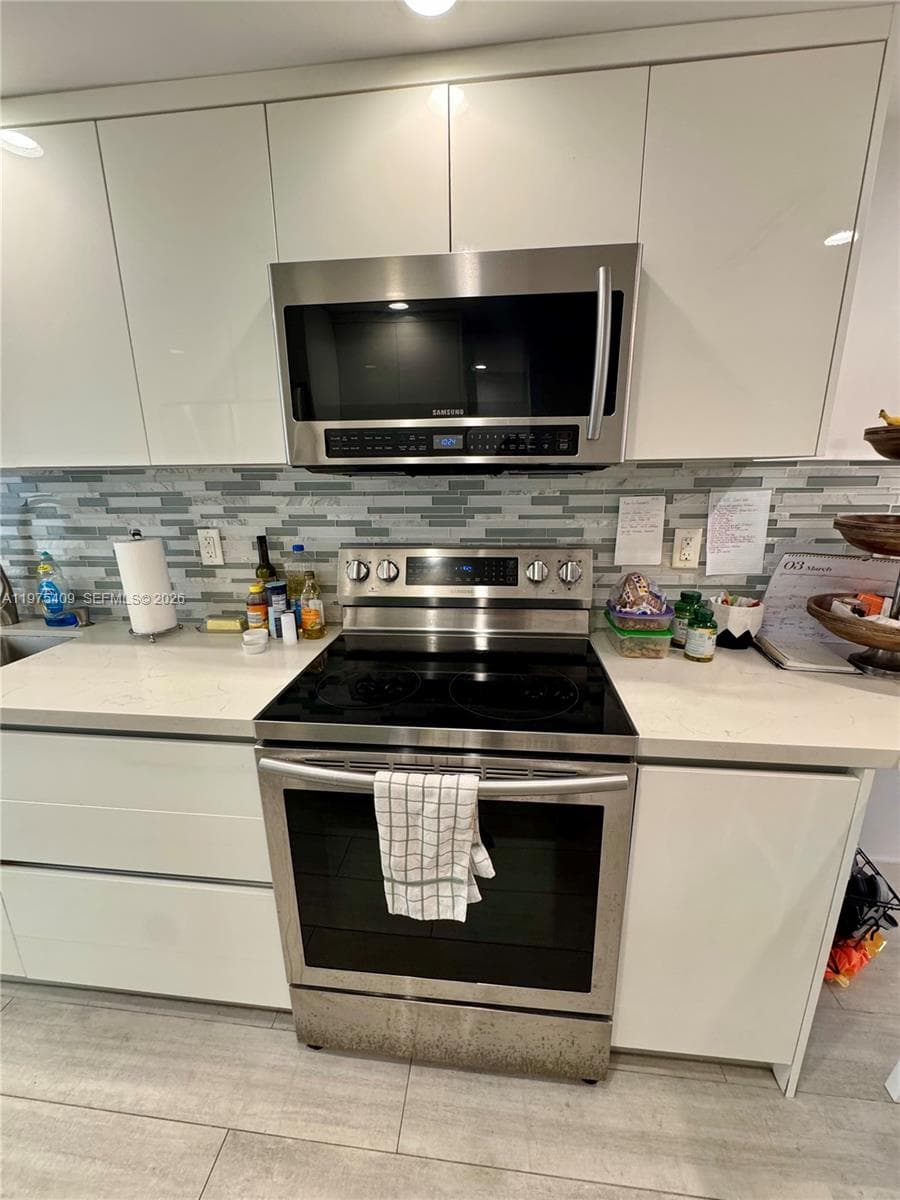 881 Ocean Dr, Key Biscayne FL 33149 — 34