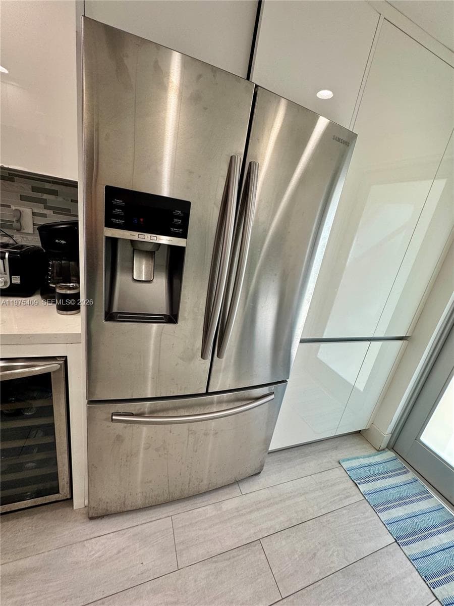 881 Ocean Dr, Key Biscayne FL 33149 — 33