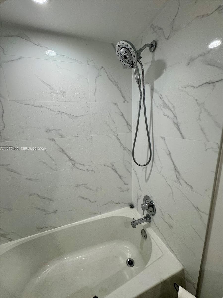 881 Ocean Dr, Key Biscayne FL 33149 — 44