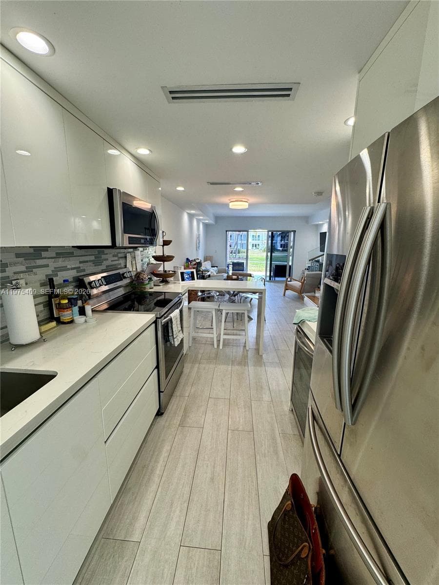 881 Ocean Dr, Key Biscayne FL 33149 — 31