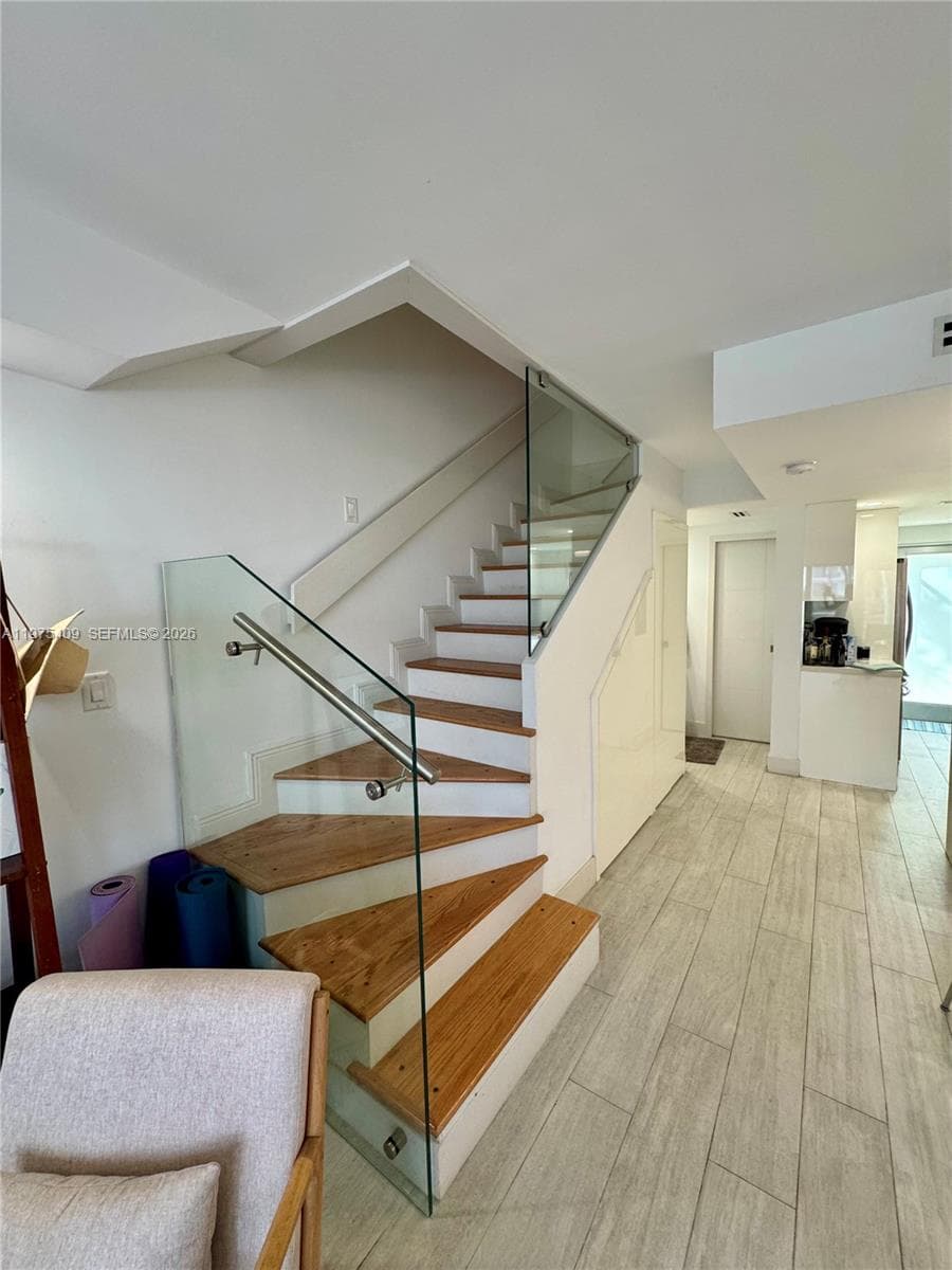 881 Ocean Dr, Key Biscayne FL 33149 — 25