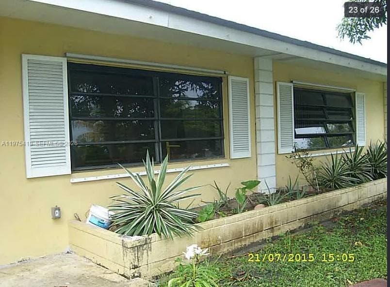 16501 SW 102nd Ct, Miami FL 33157 — 2