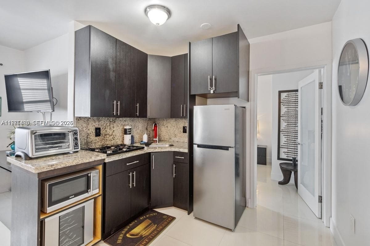 335 Ocean Dr # 310, Miami Beach FL 33139 — 6