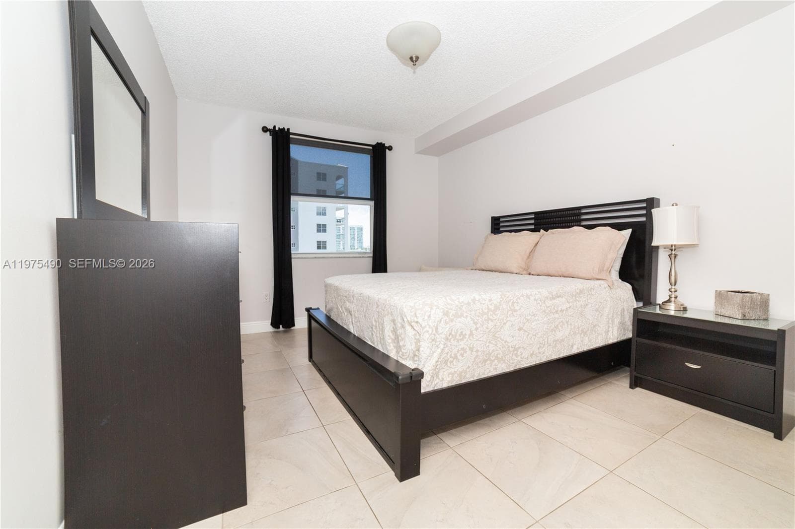 17100 N Bay Rd # 1802, Sunny Isles Beach FL 33160 — 18