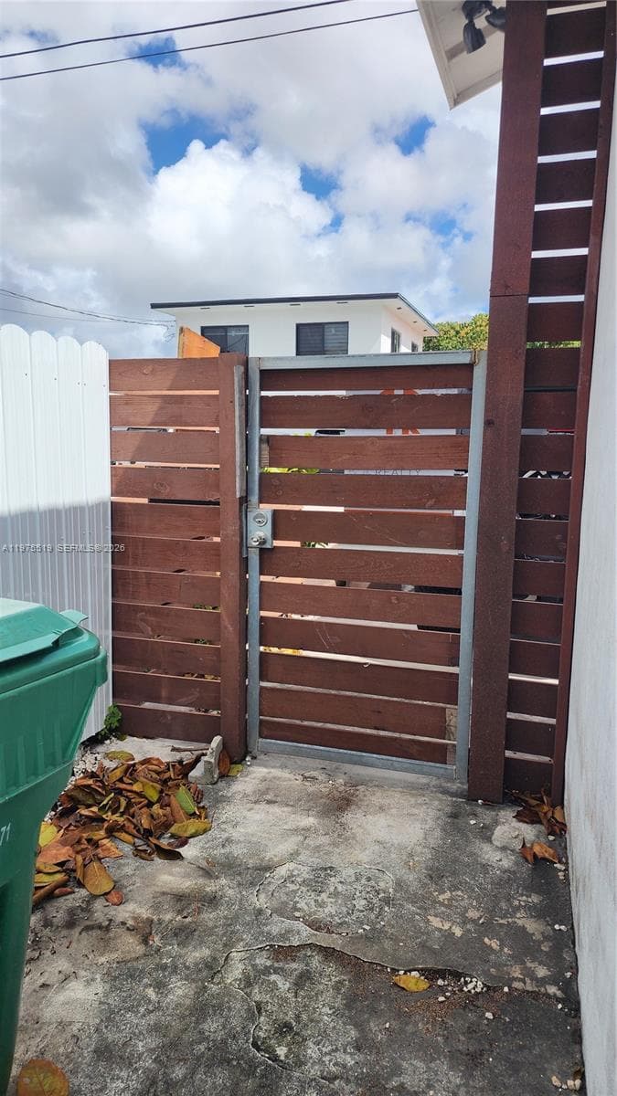 Grapeland, Miami, FL — 13