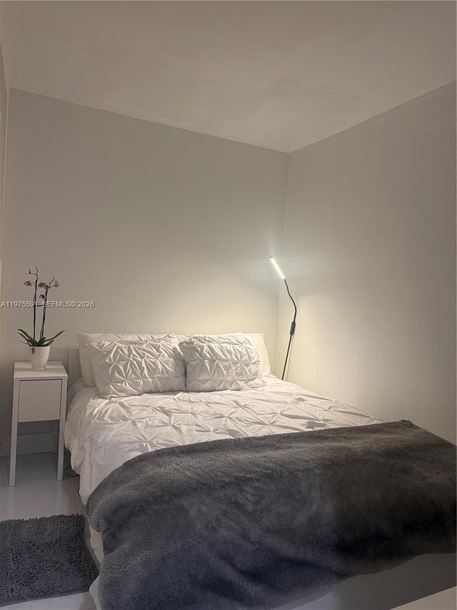 1390 Ocean Dr # 304, Miami Beach FL 33139 — 17