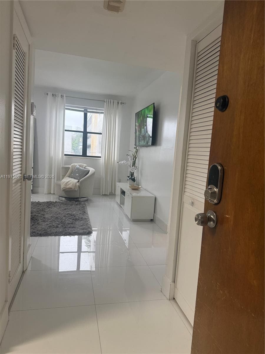 1390 Ocean Dr # 304, Miami Beach FL 33139 — 22
