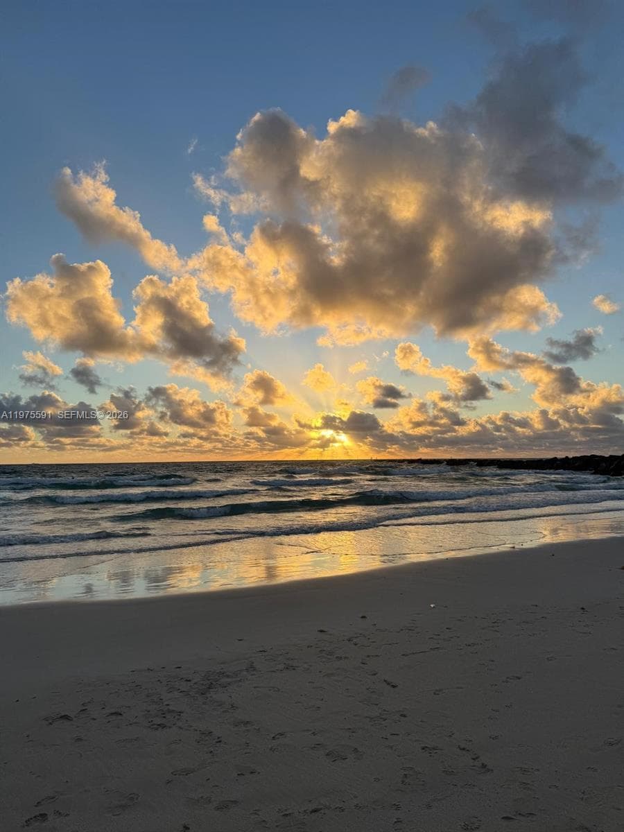 1390 Ocean Dr # 304, Miami Beach FL 33139 — 3