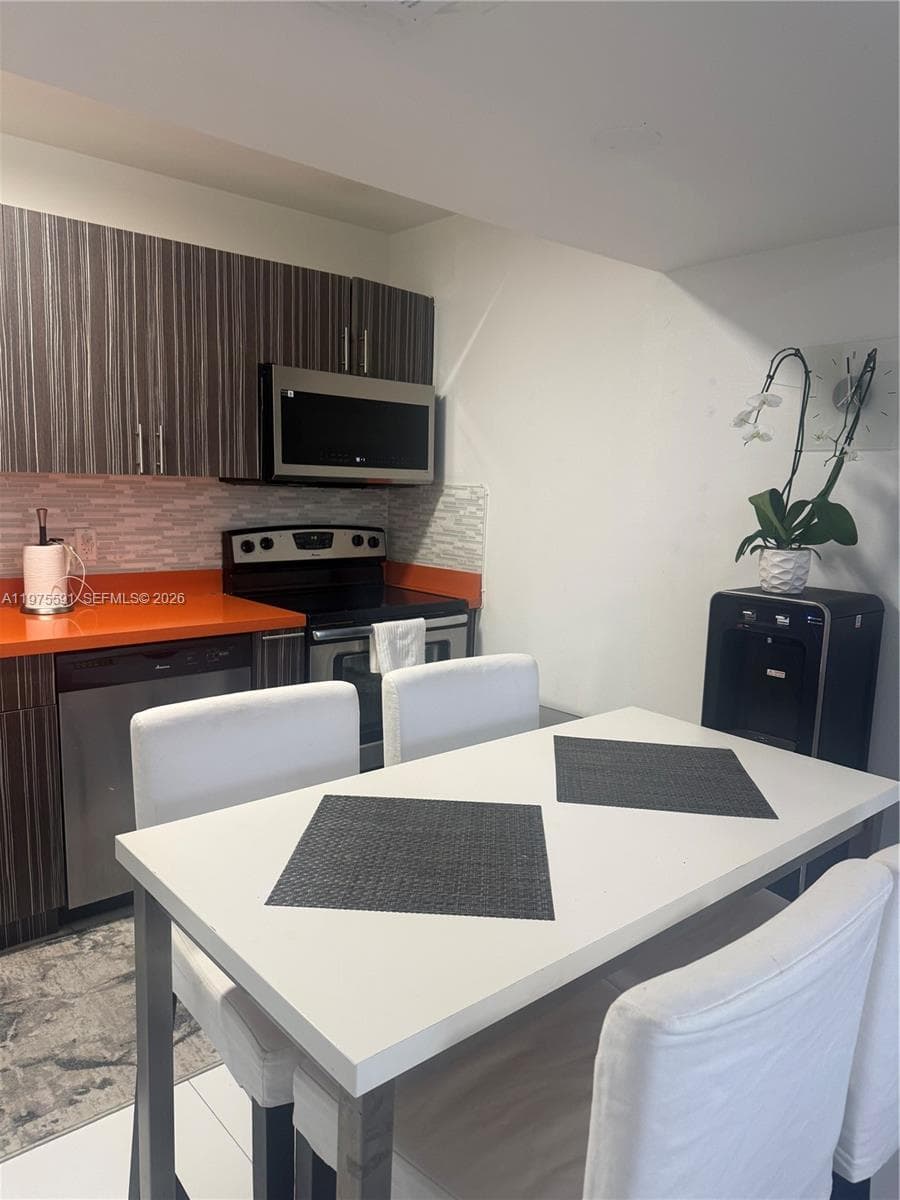 1390 Ocean Dr # 304, Miami Beach FL 33139 — 9