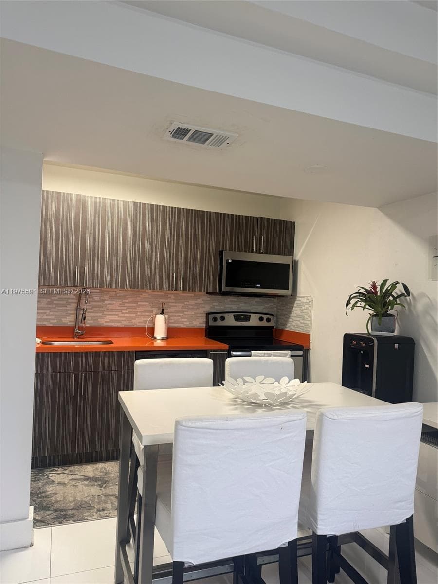 1390 Ocean Dr # 304, Miami Beach FL 33139 — 15