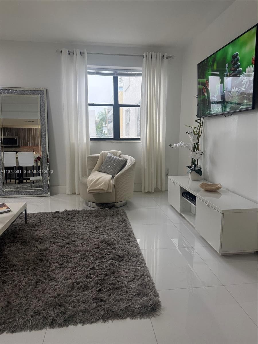 1390 Ocean Dr # 304, Miami Beach FL 33139 — 21