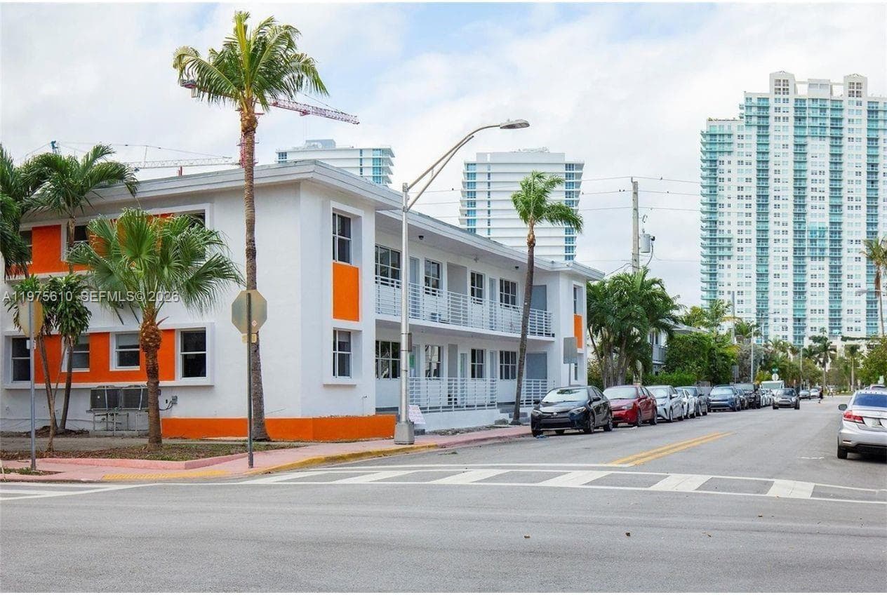 1000 7th St, Miami Beach FL 33139 — 17