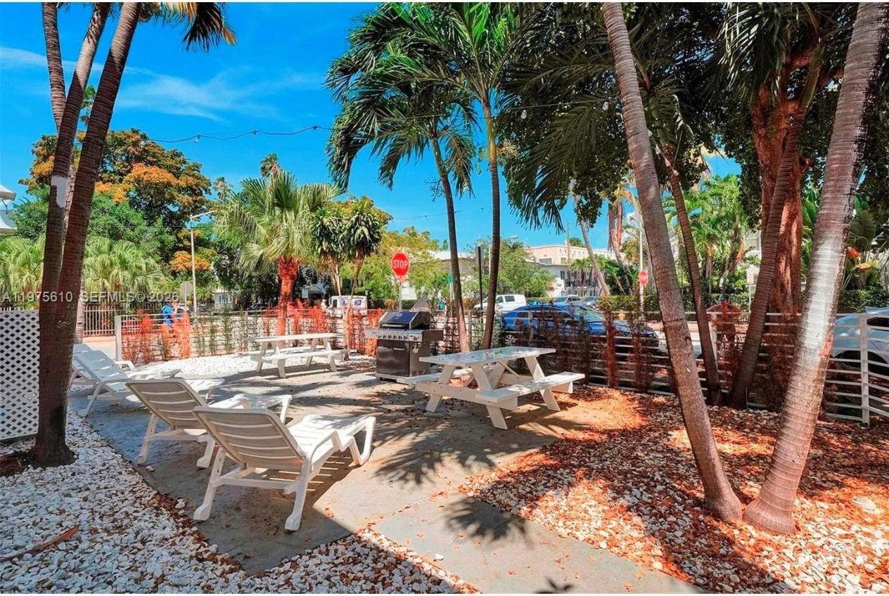 1000 7th St, Miami Beach FL 33139 — 24