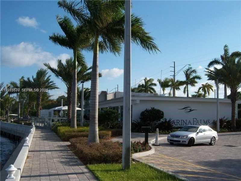 17301 BISCAYNE BLVD#48, North Miami Beach FL 33160 — 3