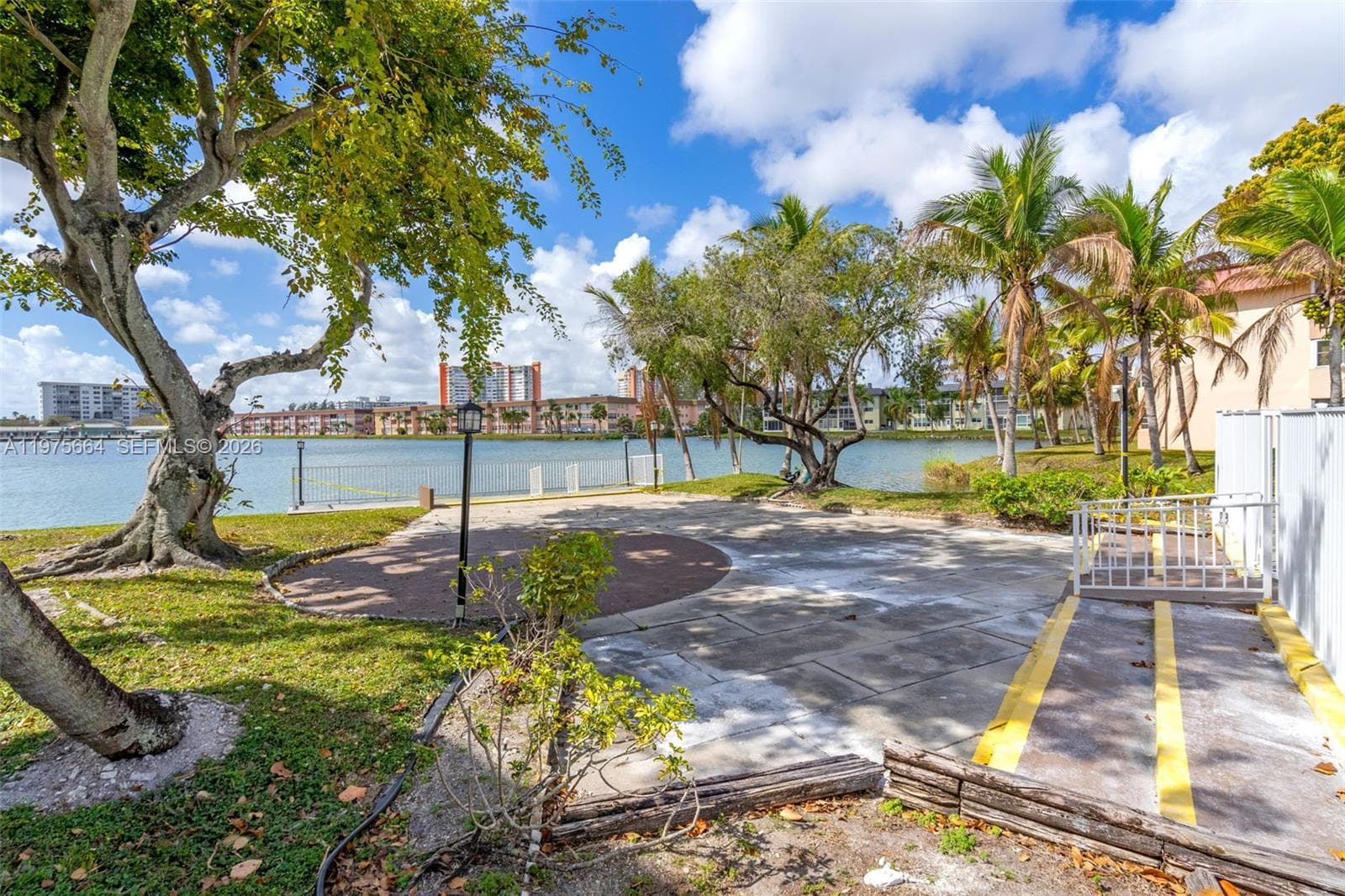 1530 NE 191st St # 105, Miami FL 33179 — 23