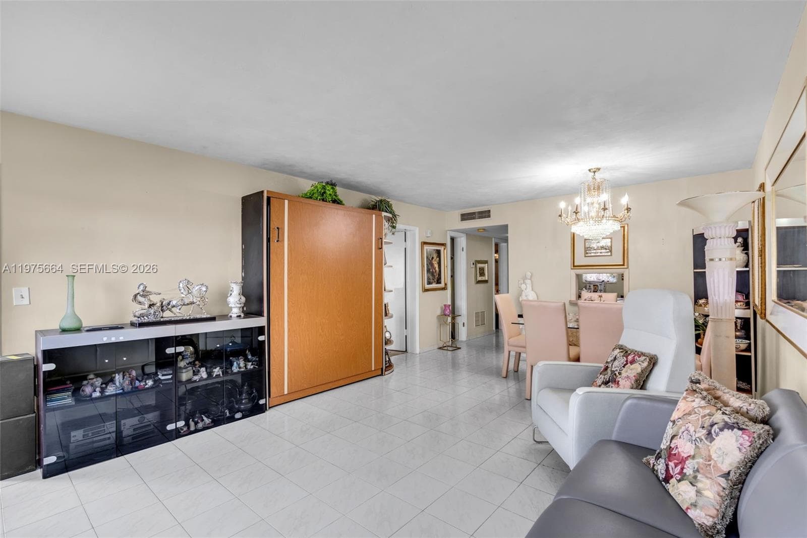 1530 NE 191st St # 105, Miami FL 33179 — 7