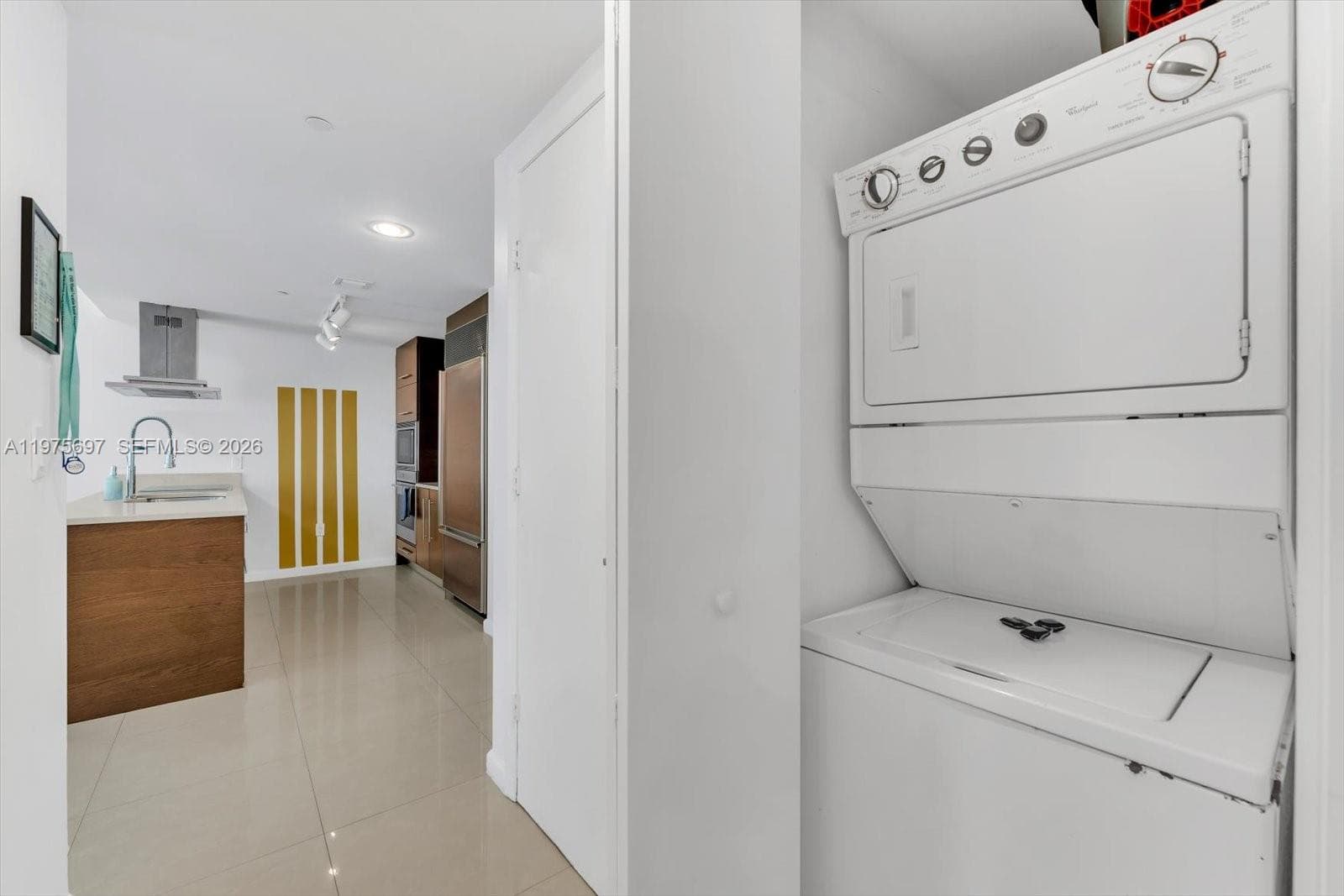 485 Brickell Ave # 1807, Miami FL 33131 — 16