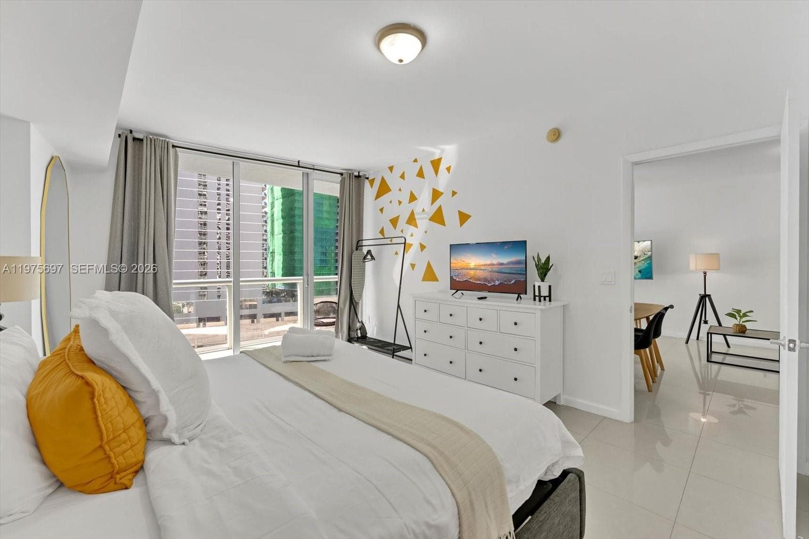 485 Brickell Ave # 1807, Miami FL 33131 — 10