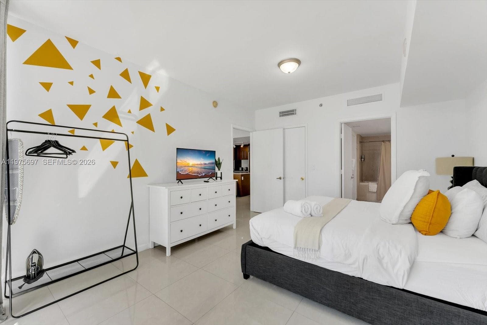 485 Brickell Ave # 1807, Miami FL 33131 — 11