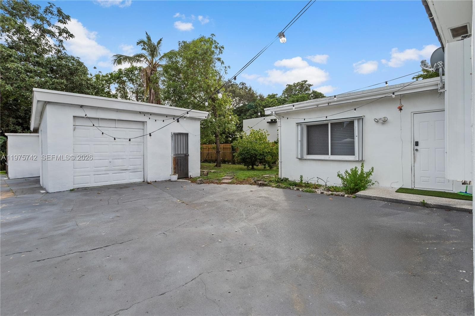 400 NW 47th St, Miami FL 33127 — 10