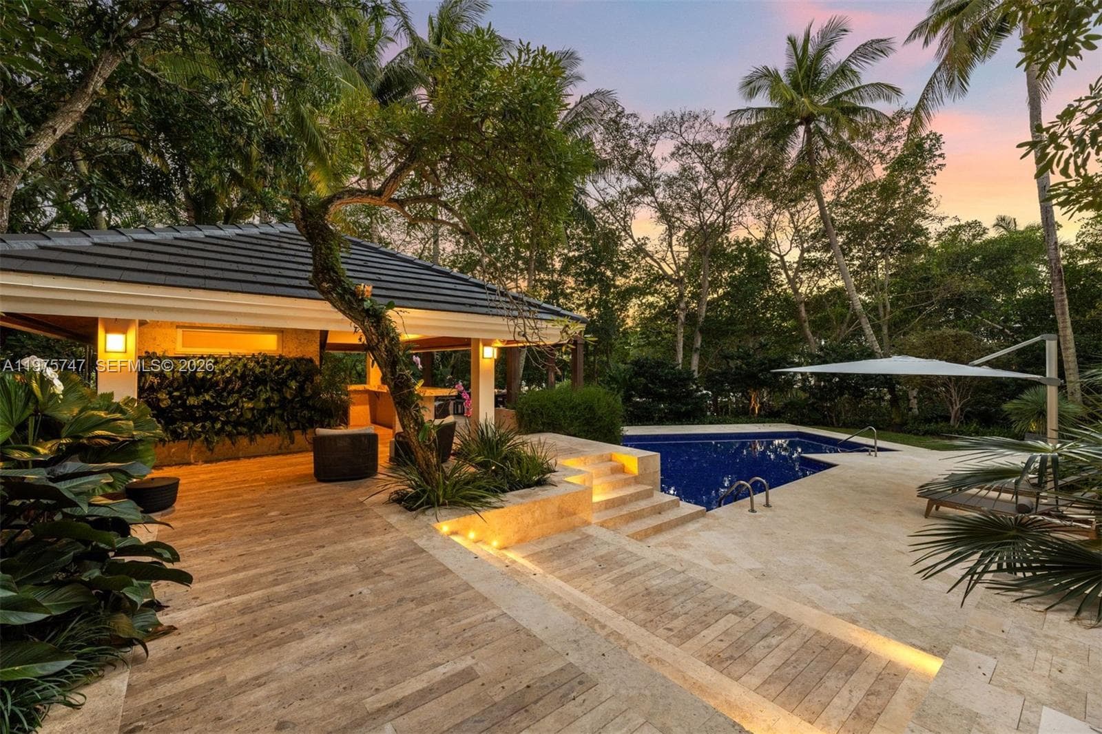 7150 W Lago Dr, Coral Gables FL 33143 — 6