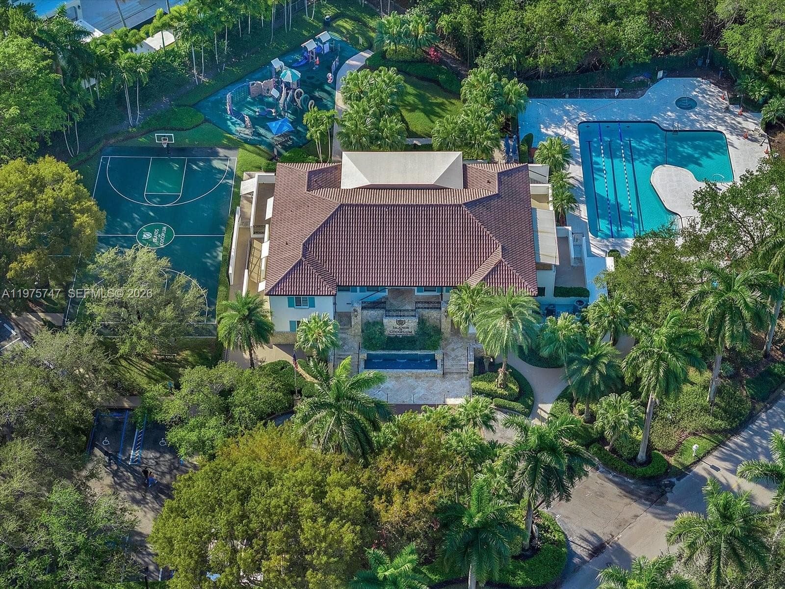 7150 W Lago Dr, Coral Gables FL 33143 — 33