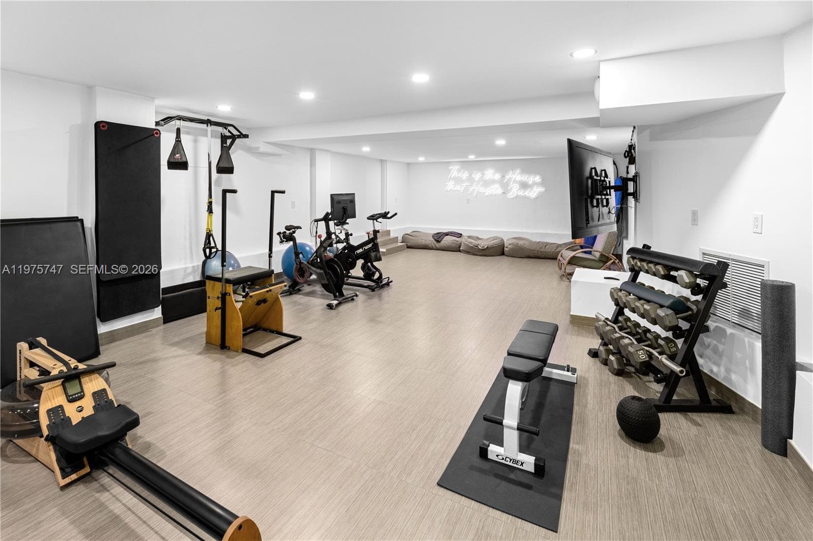 7150 W Lago Dr, Coral Gables FL 33143 — 25
