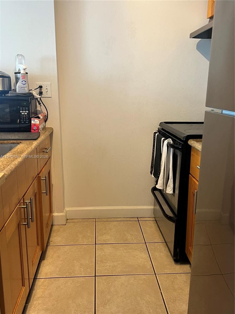 850 N Miami Ave # 1808, Miami FL 33136 — 16