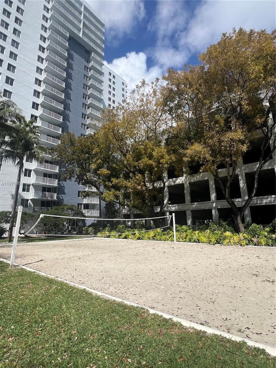 850 N Miami Ave # 1808, Miami FL 33136 — 26