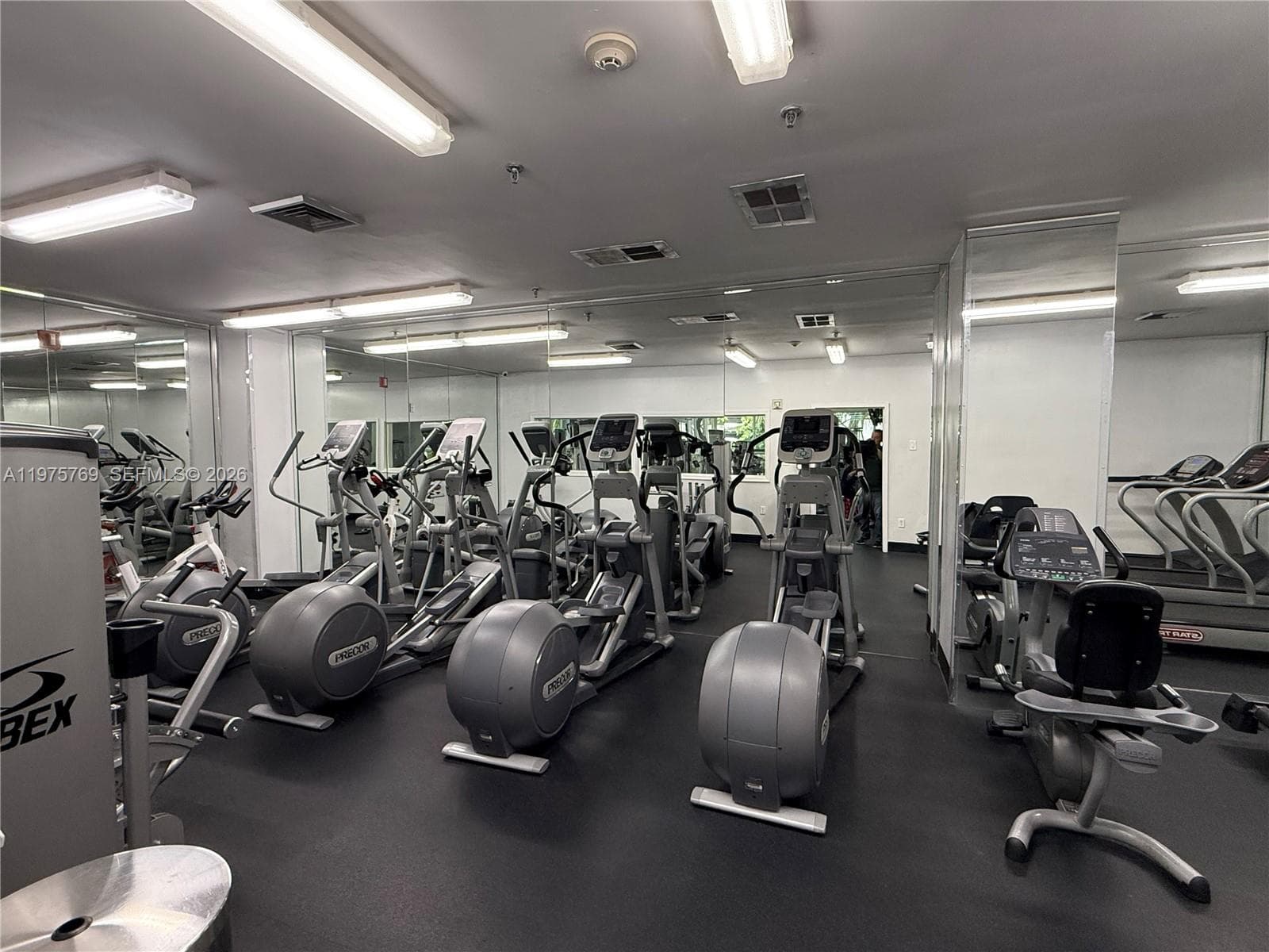 850 N Miami Ave # 1808, Miami FL 33136 — 37