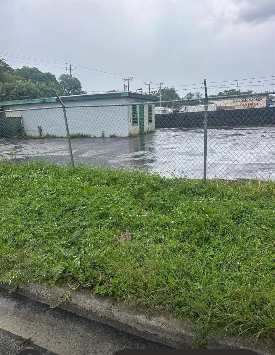 11537 NW 27th Ave, Miami FL 33167 — 3