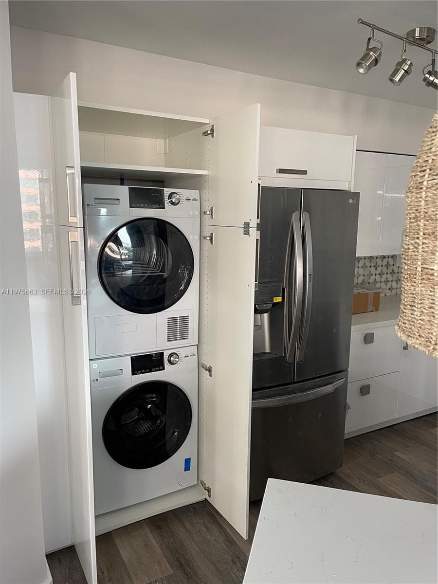 5161 Collins Ave # 1012, Miami Beach FL 33140 — 7