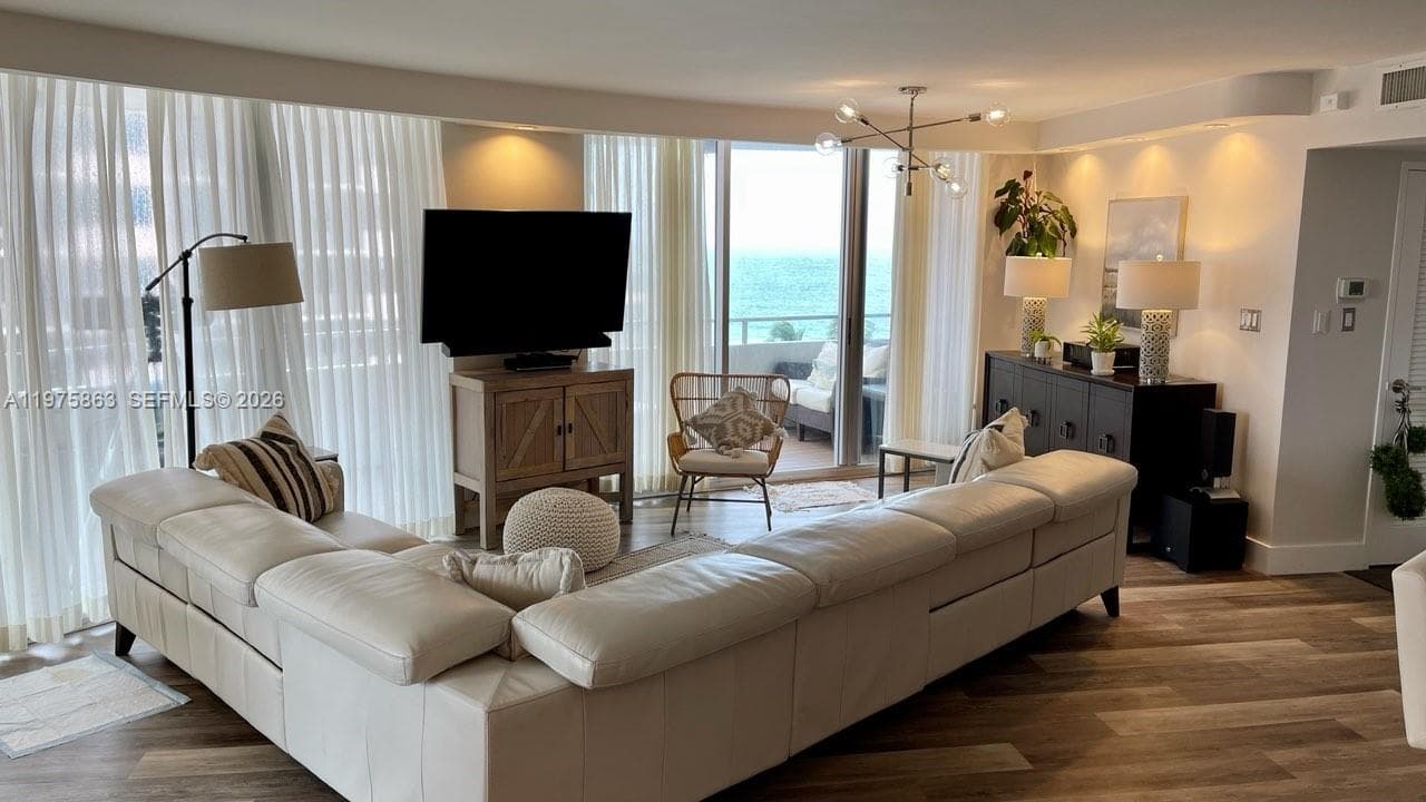 5161 Collins Ave # 1012, Miami Beach FL 33140 — 3