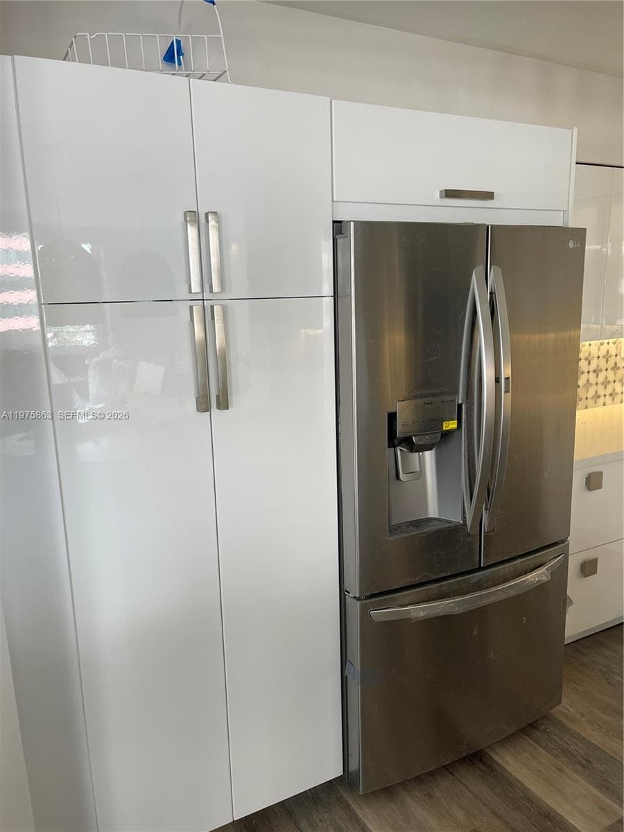 5161 Collins Ave # 1012, Miami Beach FL 33140 — 8