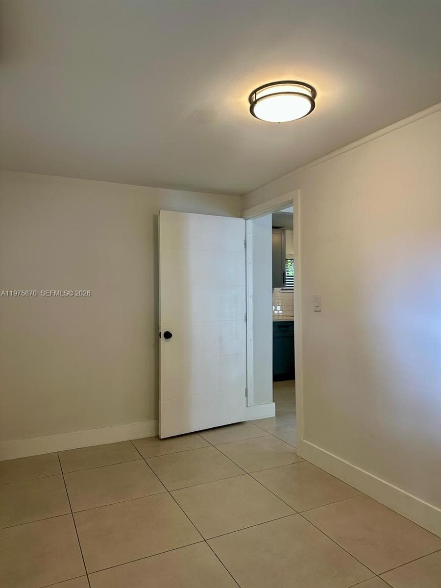 Arch Creeks Estates, Miami, FL — 34