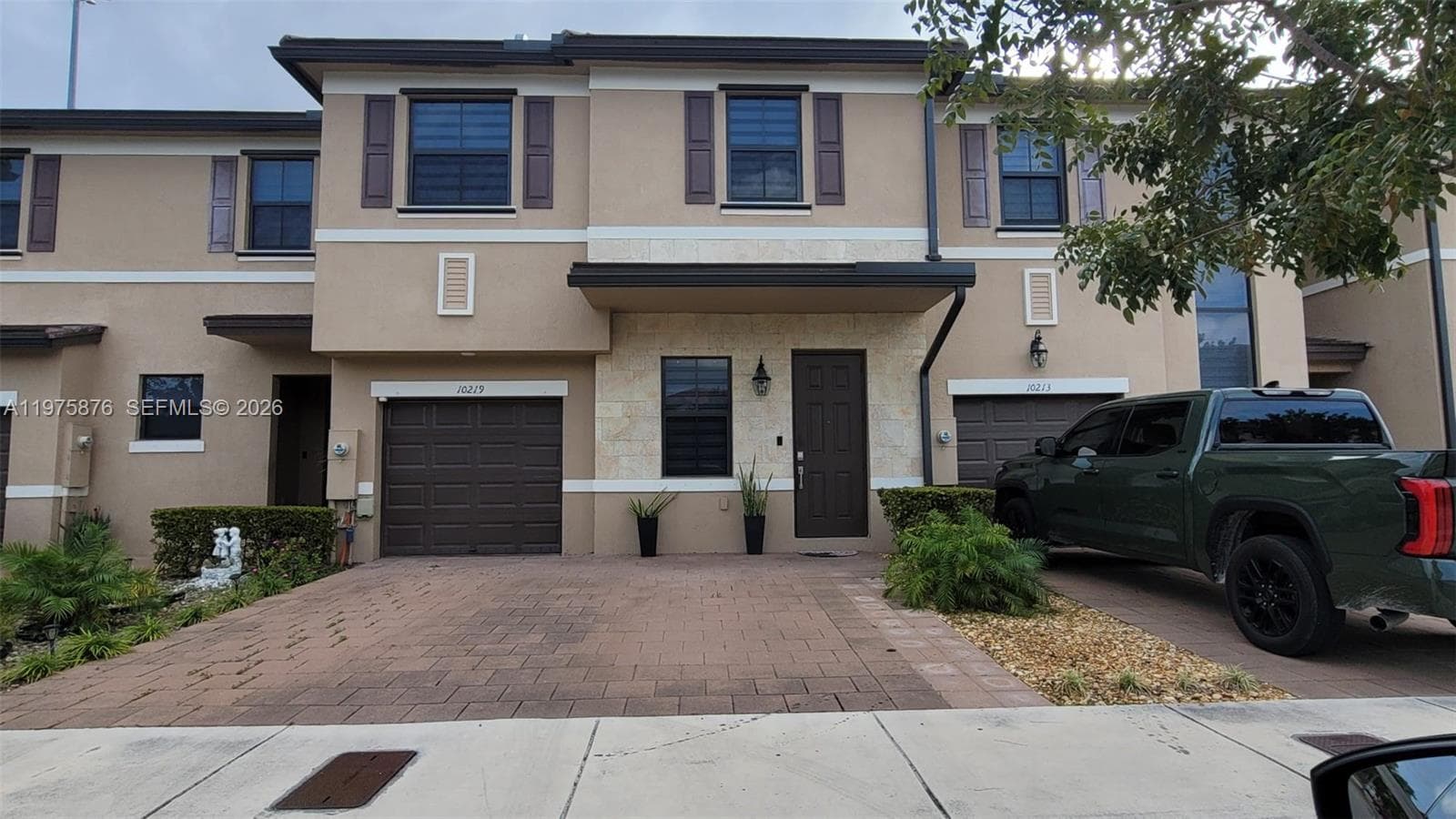 10219 W 32nd Ln, Hialeah FL 33018 — 1