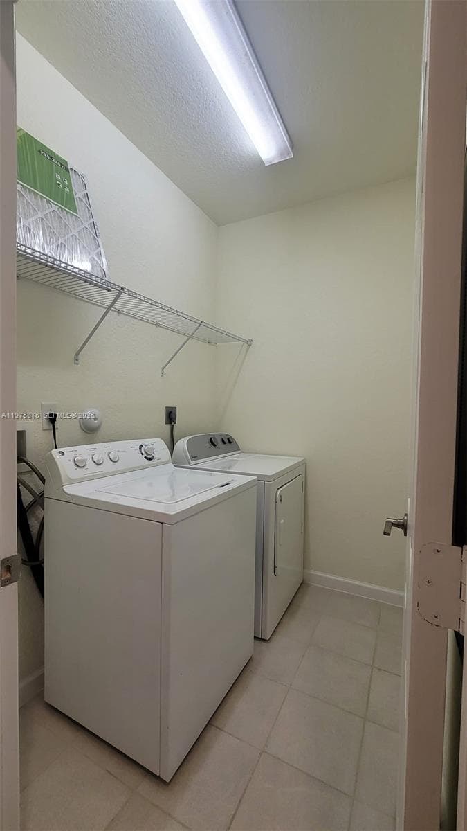 10219 W 32nd Ln, Hialeah FL 33018 — 14