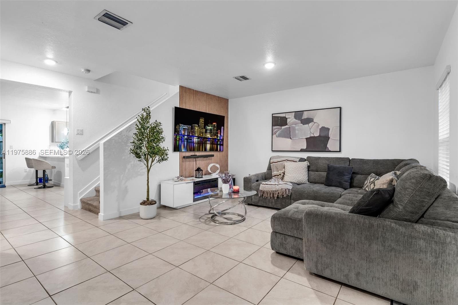 533 NE 5 PL, Homestead FL 33034 — 3