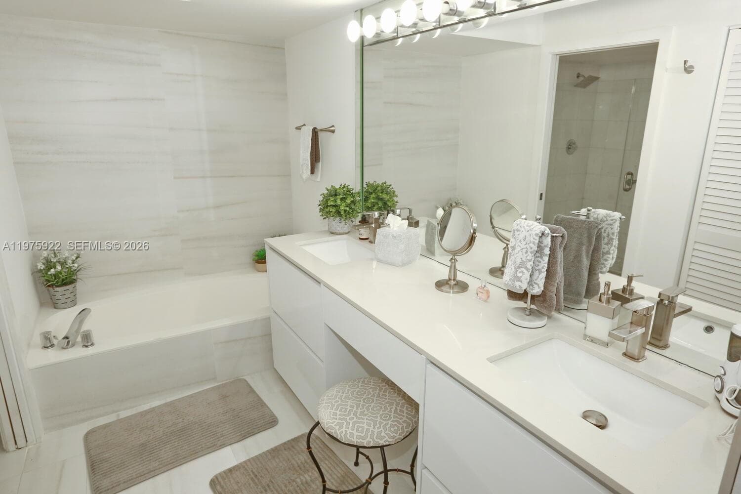 3530 Mystic Pointe Dr # 2807, Aventura FL 33180 — 38