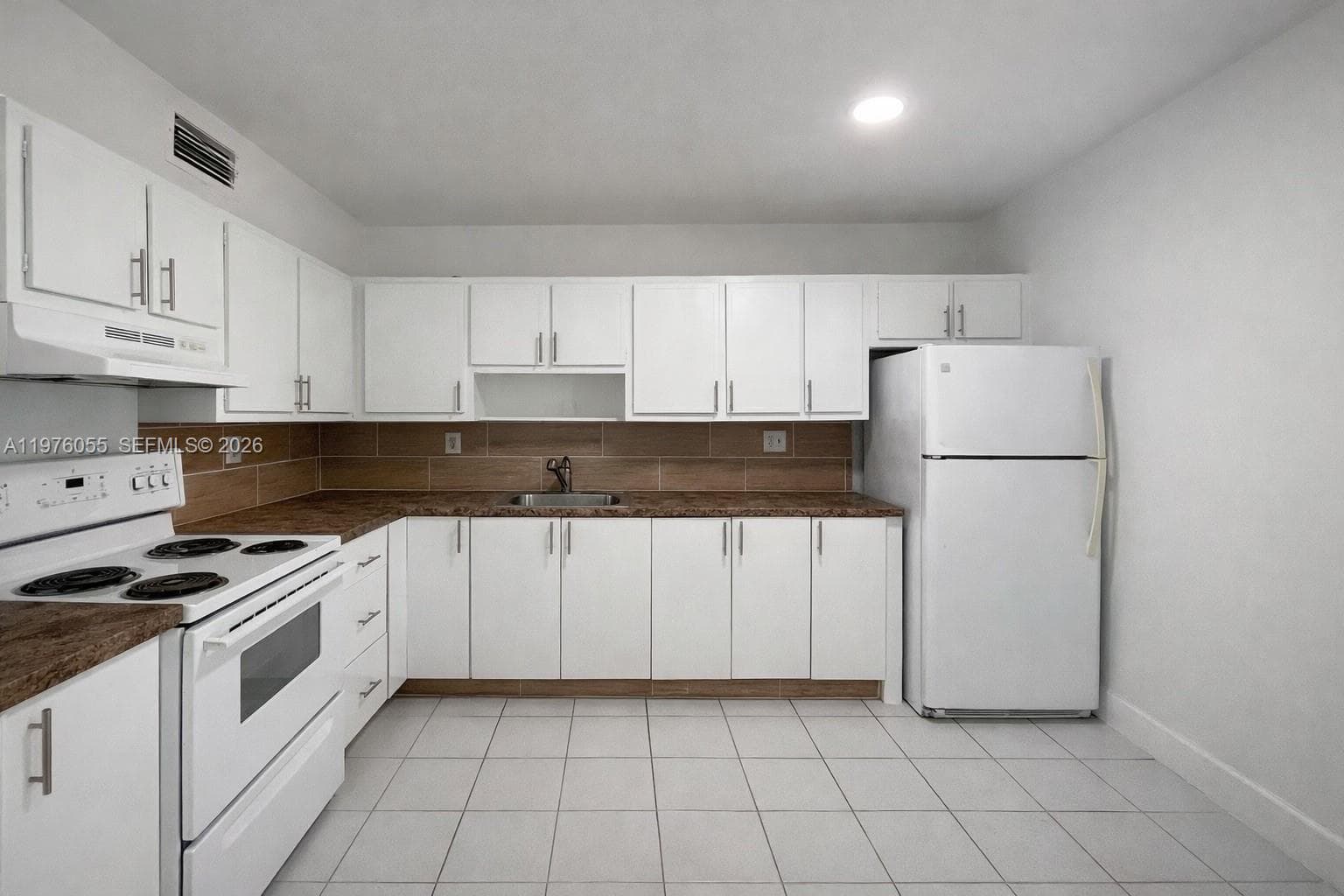 19255 NE 2nd Ave # 2224, Miami FL 33179 — 3