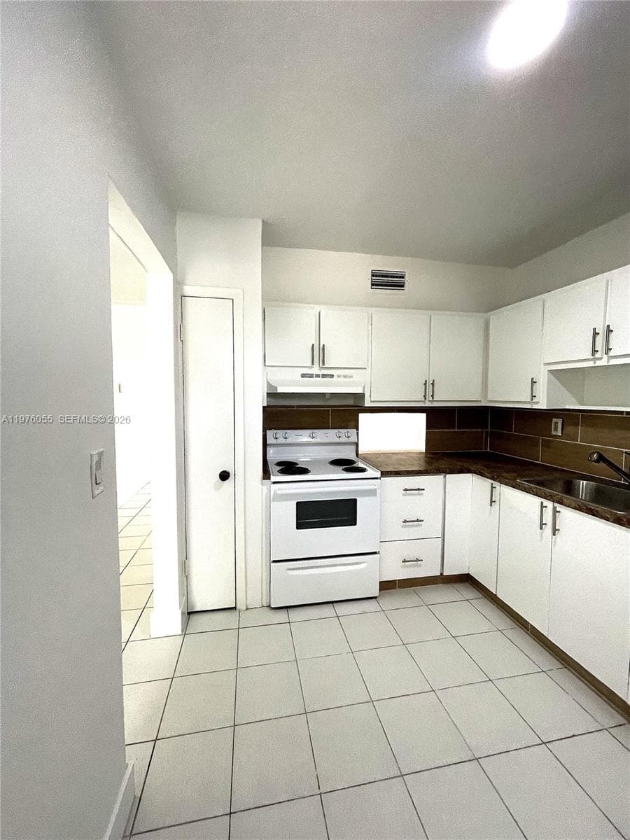 19255 NE 2nd Ave # 2224, Miami FL 33179 — 4