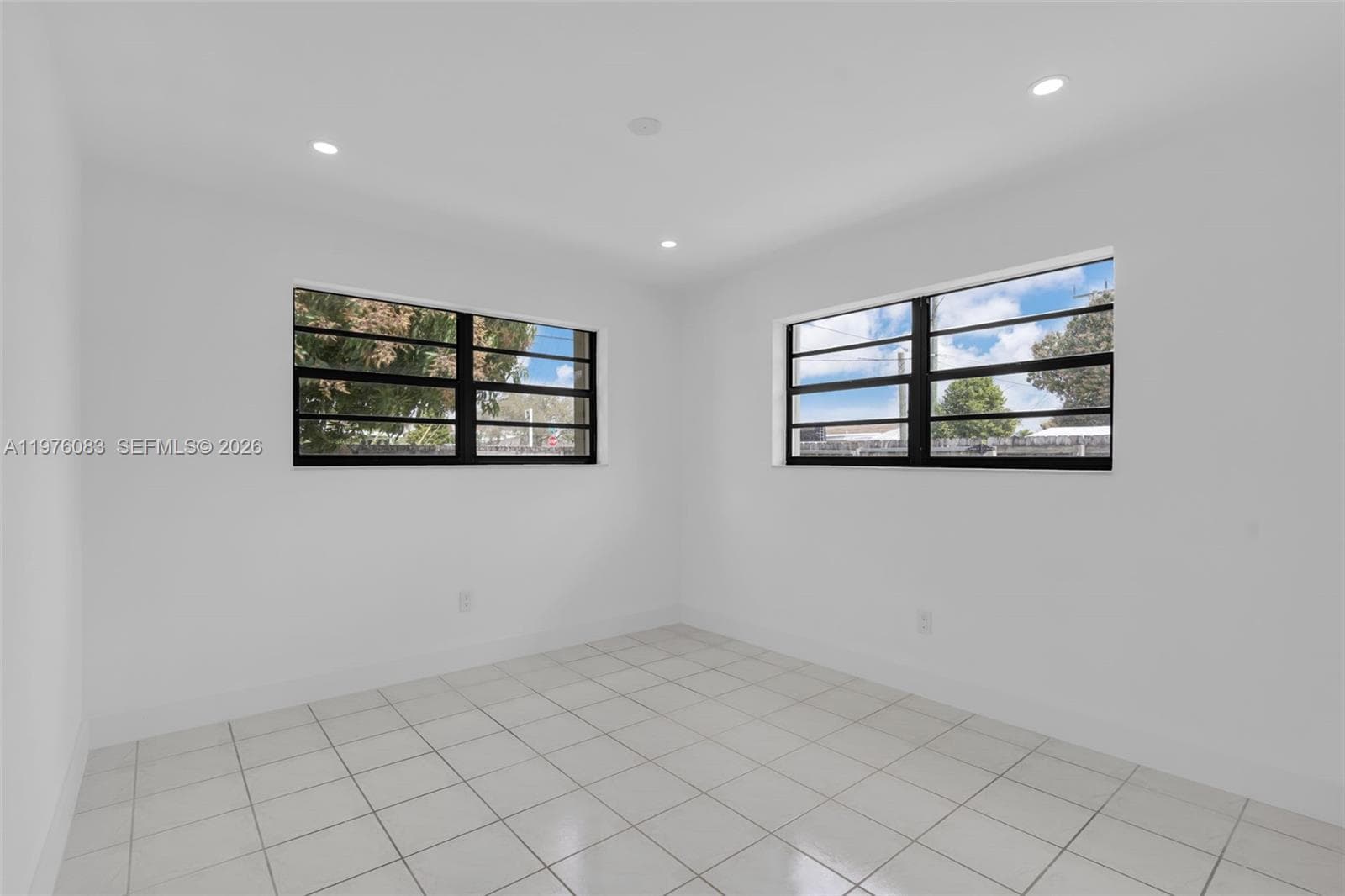 1005 W 36th Pl, Hialeah FL 33012 — 23