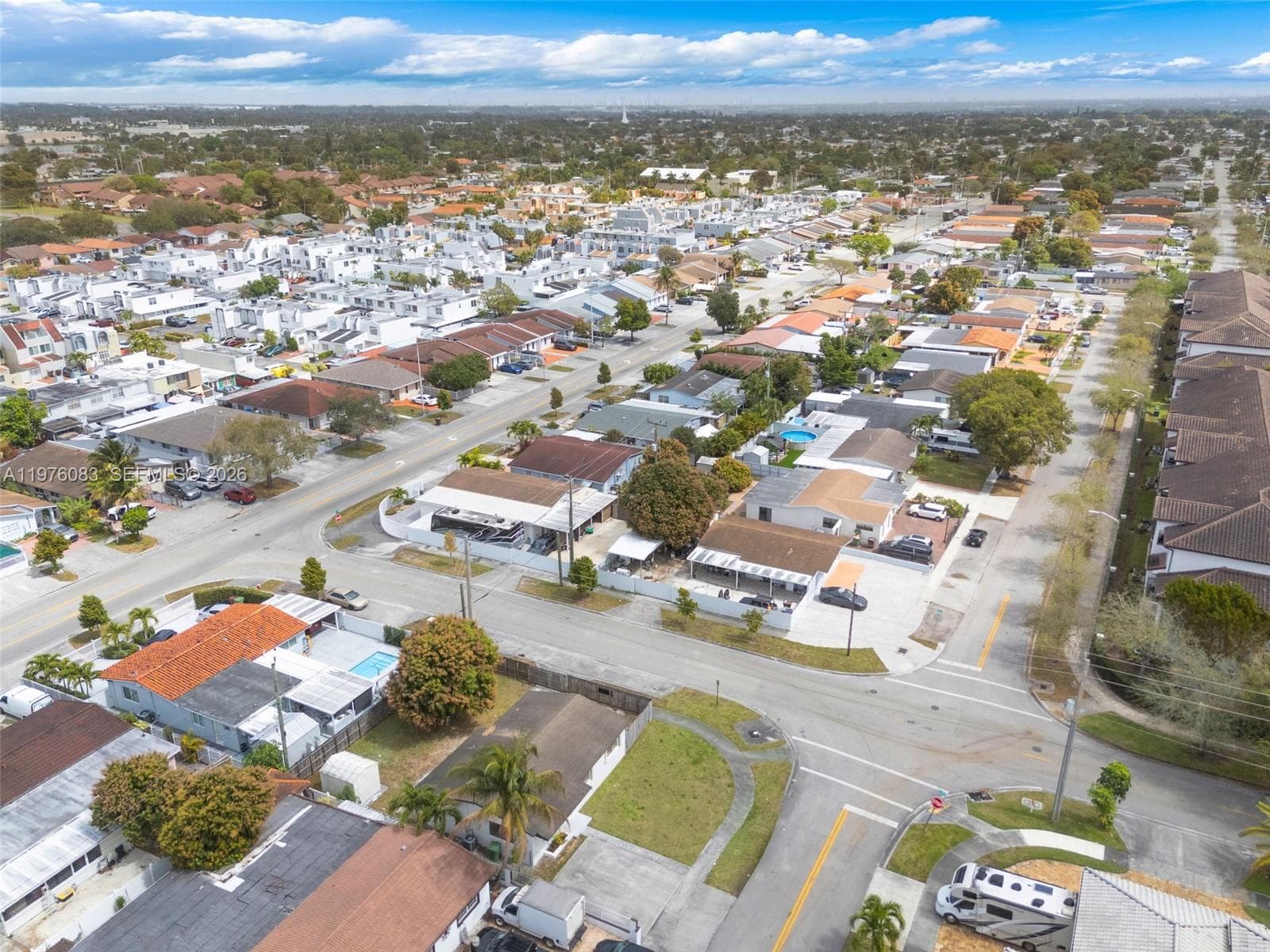 1005 W 36th Pl, Hialeah FL 33012 — 27